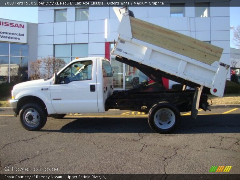 Oxford White / Medium Graphite 2003 Ford F550 Super Duty XL Regular Cab 4x4 Chassis