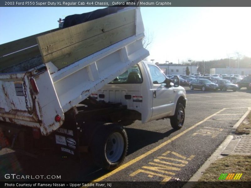 Oxford White / Medium Graphite 2003 Ford F550 Super Duty XL Regular Cab 4x4 Chassis