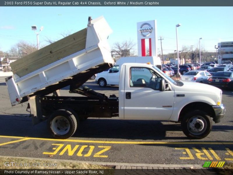 Oxford White / Medium Graphite 2003 Ford F550 Super Duty XL Regular Cab 4x4 Chassis