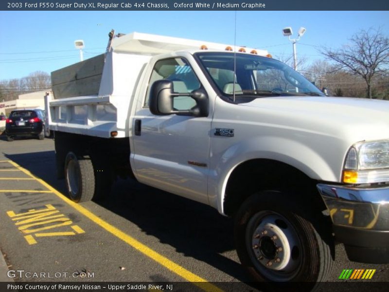 Oxford White / Medium Graphite 2003 Ford F550 Super Duty XL Regular Cab 4x4 Chassis