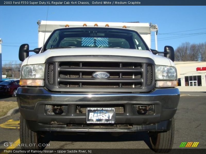Oxford White / Medium Graphite 2003 Ford F550 Super Duty XL Regular Cab 4x4 Chassis