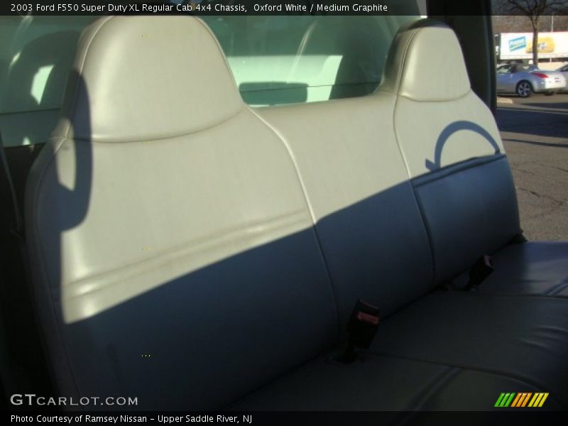 Oxford White / Medium Graphite 2003 Ford F550 Super Duty XL Regular Cab 4x4 Chassis