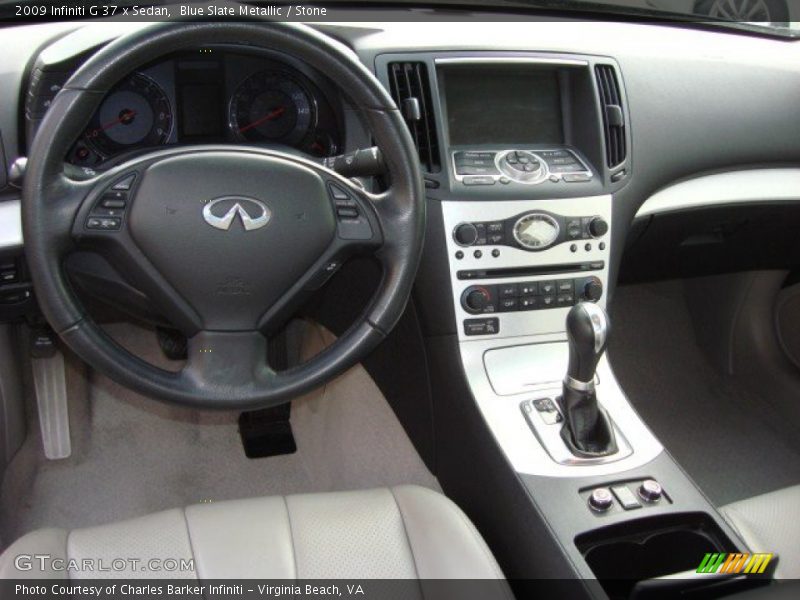 Dashboard of 2009 G 37 x Sedan