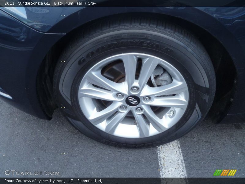 Black Plum Pearl / Gray 2011 Hyundai Sonata GLS