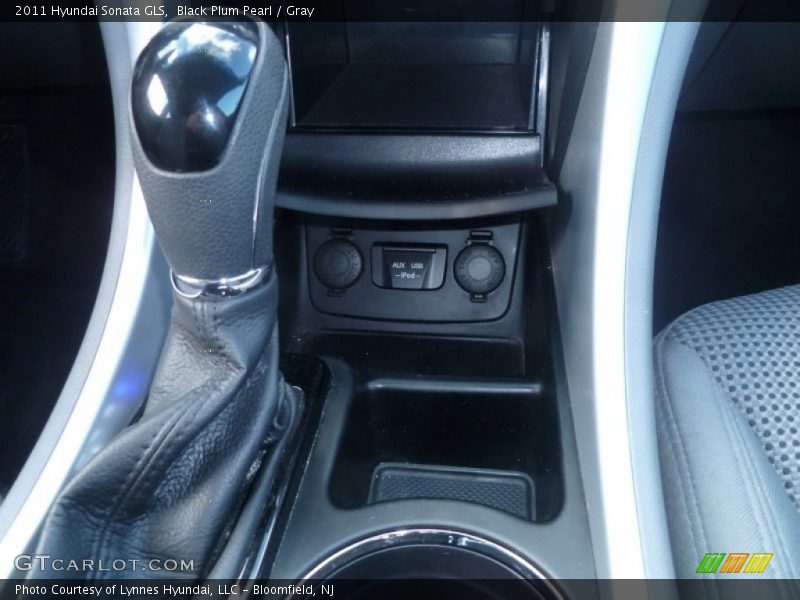 Black Plum Pearl / Gray 2011 Hyundai Sonata GLS