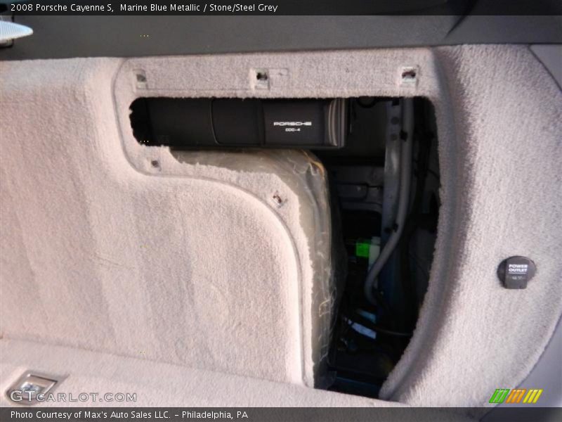6 Disc CD Changer - 2008 Porsche Cayenne S
