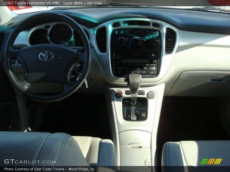 Super White / Ash Gray 2007 Toyota Highlander V6 4WD