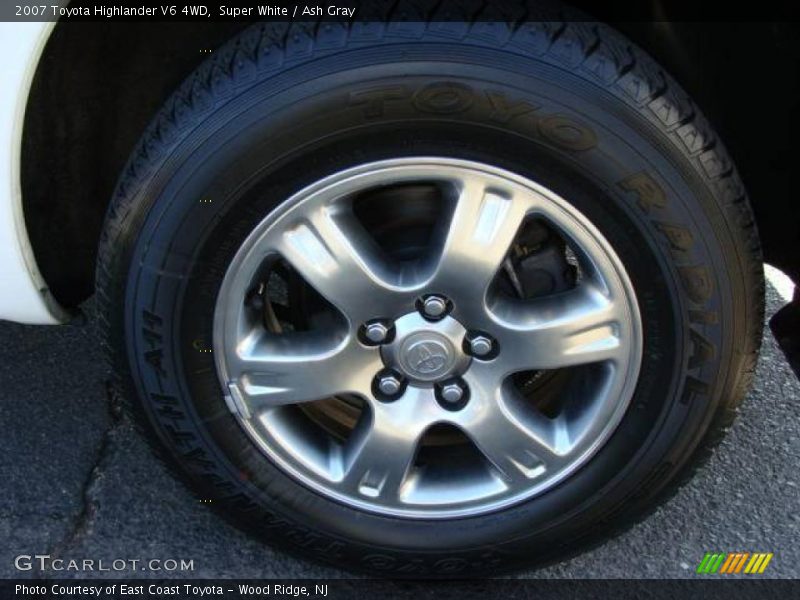 Super White / Ash Gray 2007 Toyota Highlander V6 4WD