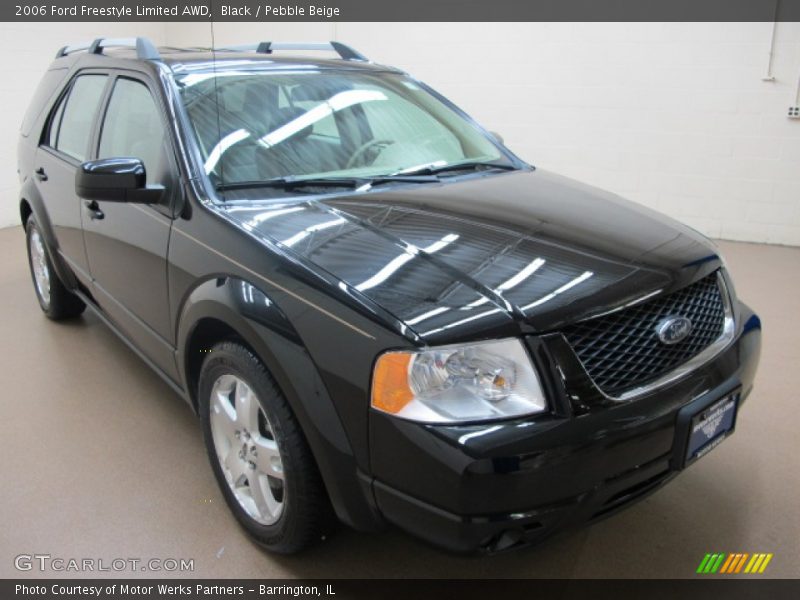 Black / Pebble Beige 2006 Ford Freestyle Limited AWD