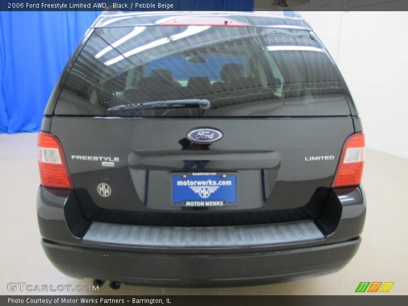 Black / Pebble Beige 2006 Ford Freestyle Limited AWD