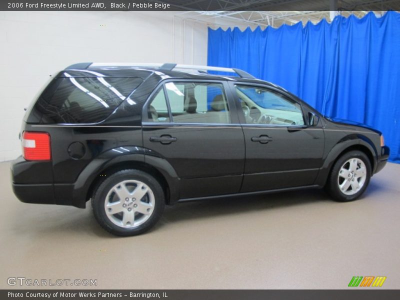 Black / Pebble Beige 2006 Ford Freestyle Limited AWD