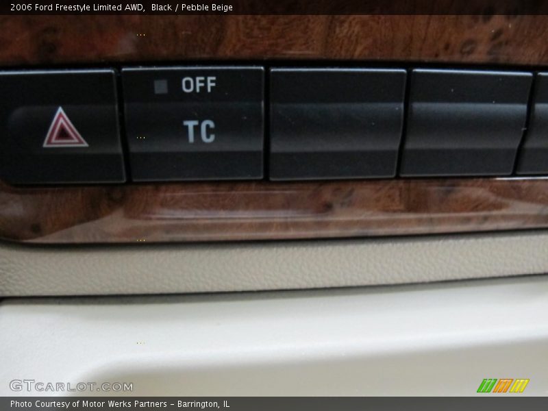 Black / Pebble Beige 2006 Ford Freestyle Limited AWD