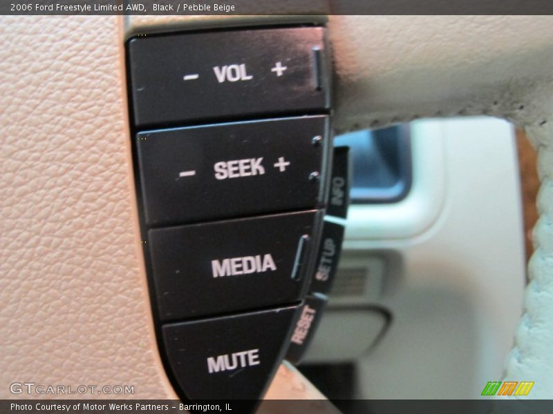 Black / Pebble Beige 2006 Ford Freestyle Limited AWD