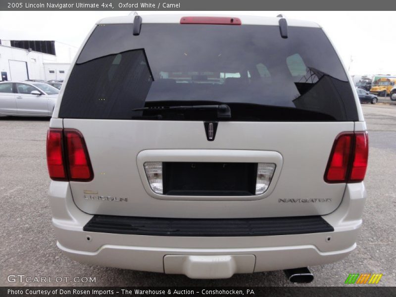 Oxford White / Camel 2005 Lincoln Navigator Ultimate 4x4