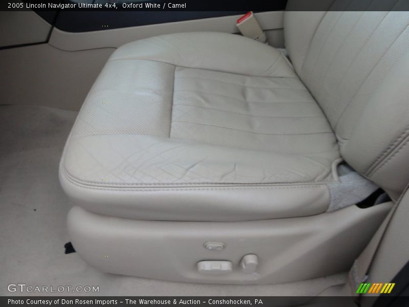 Oxford White / Camel 2005 Lincoln Navigator Ultimate 4x4