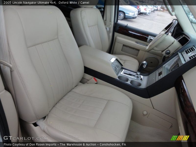 Oxford White / Camel 2005 Lincoln Navigator Ultimate 4x4