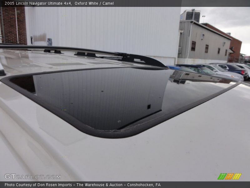 Oxford White / Camel 2005 Lincoln Navigator Ultimate 4x4