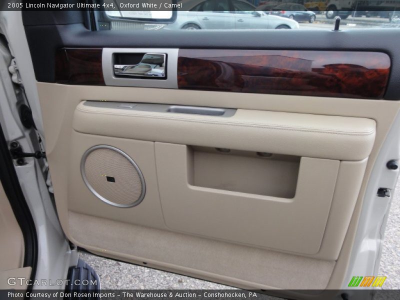 Oxford White / Camel 2005 Lincoln Navigator Ultimate 4x4