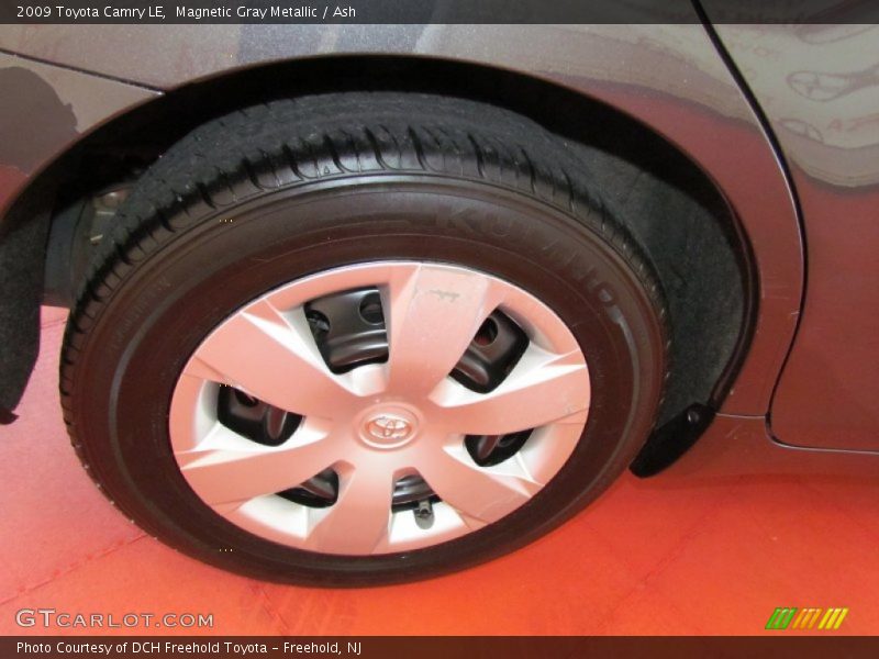 Magnetic Gray Metallic / Ash 2009 Toyota Camry LE