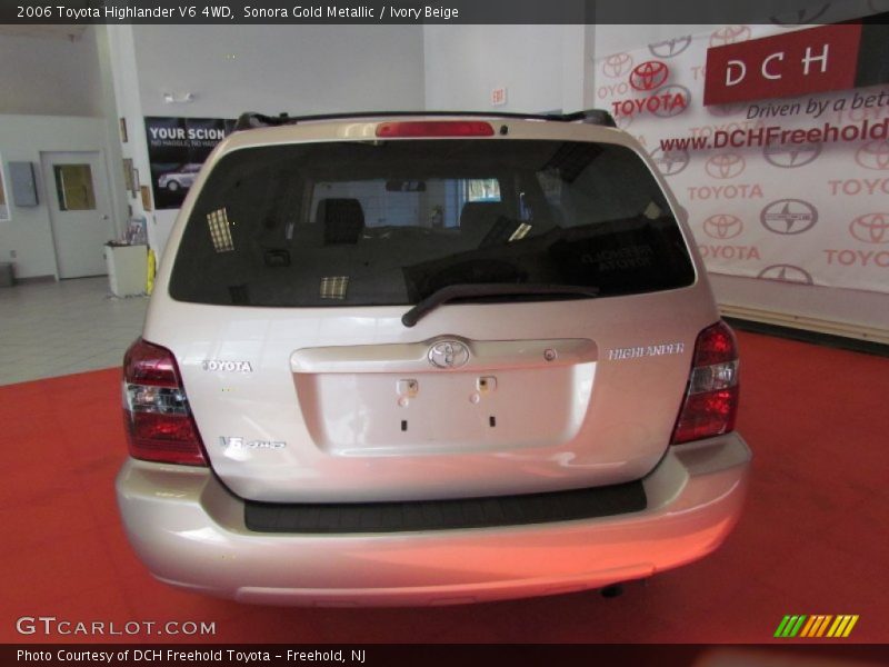 Sonora Gold Metallic / Ivory Beige 2006 Toyota Highlander V6 4WD