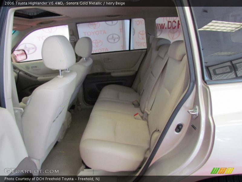 Sonora Gold Metallic / Ivory Beige 2006 Toyota Highlander V6 4WD