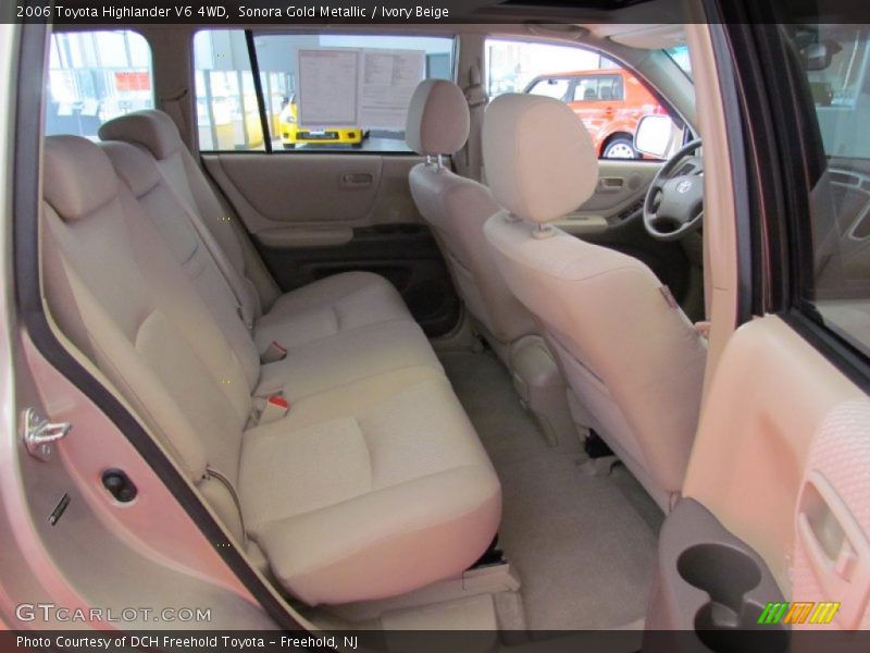 Sonora Gold Metallic / Ivory Beige 2006 Toyota Highlander V6 4WD