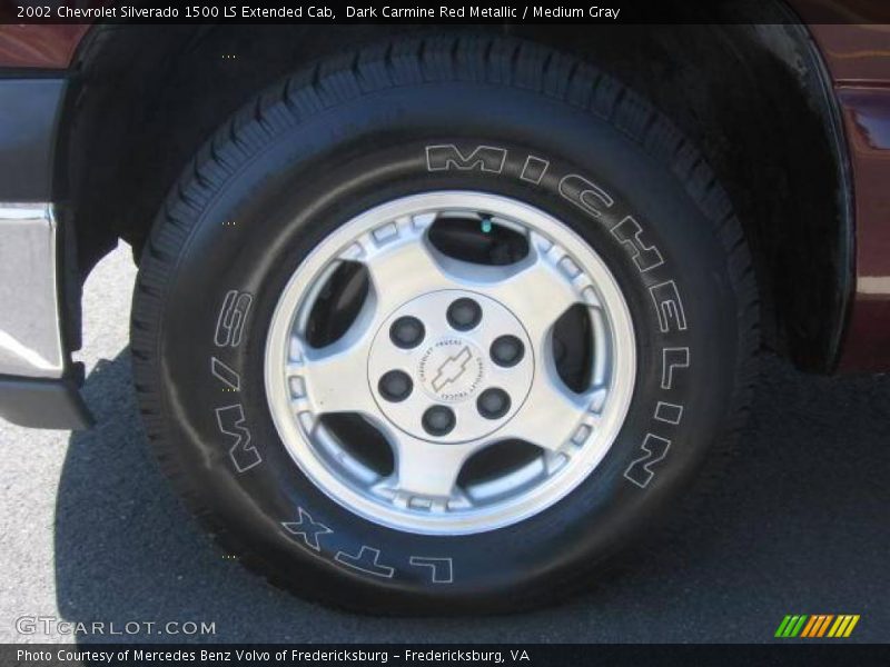 Dark Carmine Red Metallic / Medium Gray 2002 Chevrolet Silverado 1500 LS Extended Cab