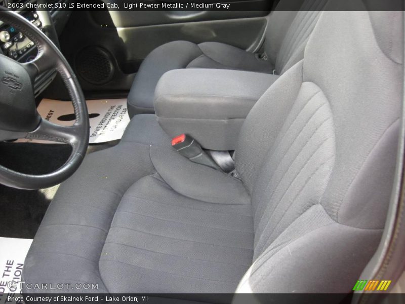 Light Pewter Metallic / Medium Gray 2003 Chevrolet S10 LS Extended Cab