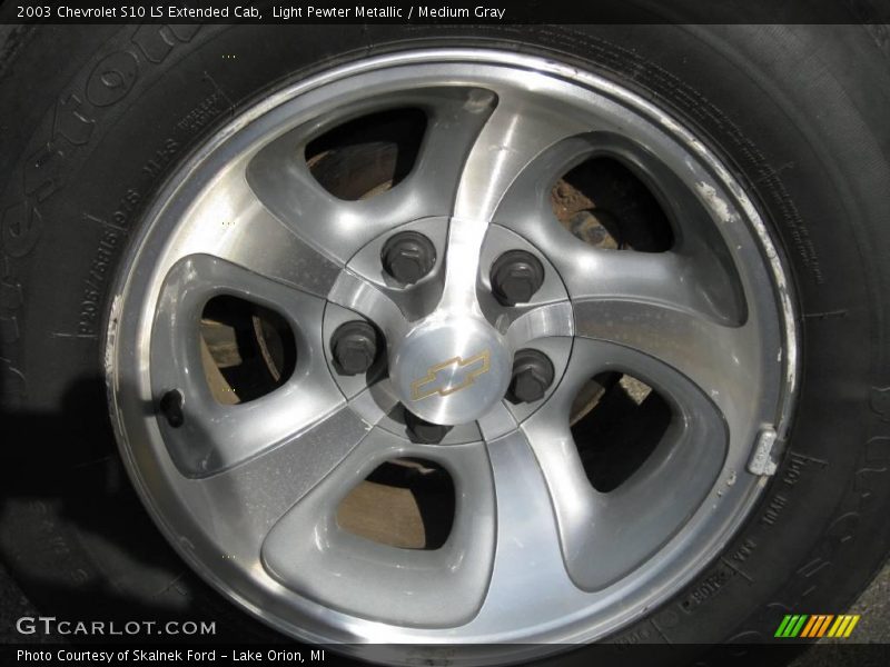 Light Pewter Metallic / Medium Gray 2003 Chevrolet S10 LS Extended Cab
