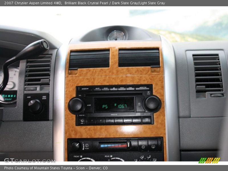 Controls of 2007 Aspen Limited 4WD