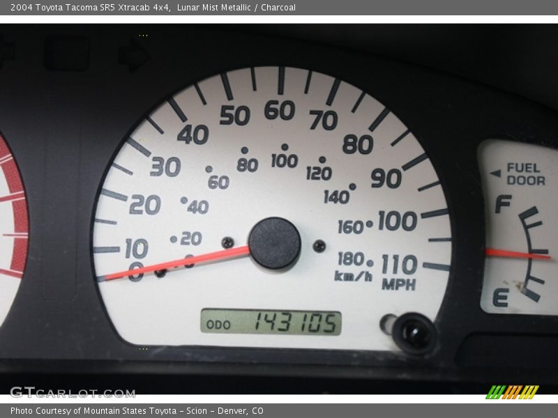 Lunar Mist Metallic / Charcoal 2004 Toyota Tacoma SR5 Xtracab 4x4