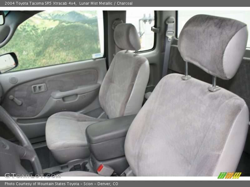 Lunar Mist Metallic / Charcoal 2004 Toyota Tacoma SR5 Xtracab 4x4