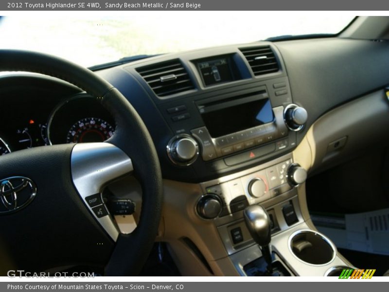 Sandy Beach Metallic / Sand Beige 2012 Toyota Highlander SE 4WD