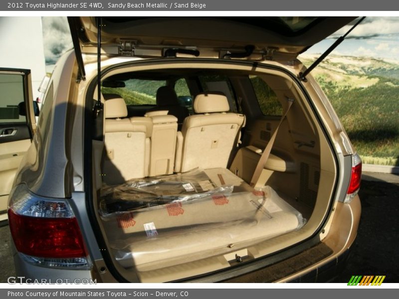 Sandy Beach Metallic / Sand Beige 2012 Toyota Highlander SE 4WD