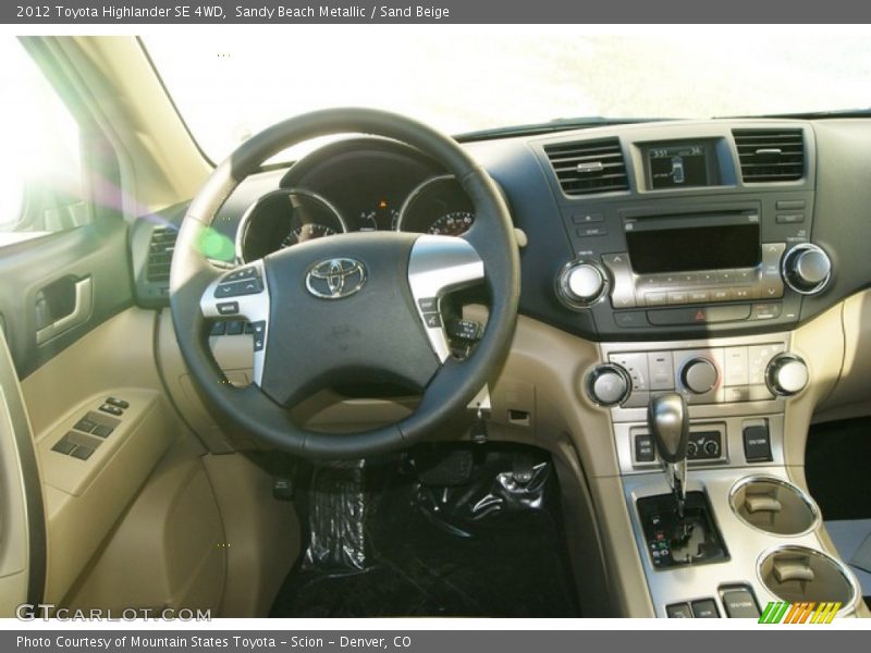 Sandy Beach Metallic / Sand Beige 2012 Toyota Highlander SE 4WD