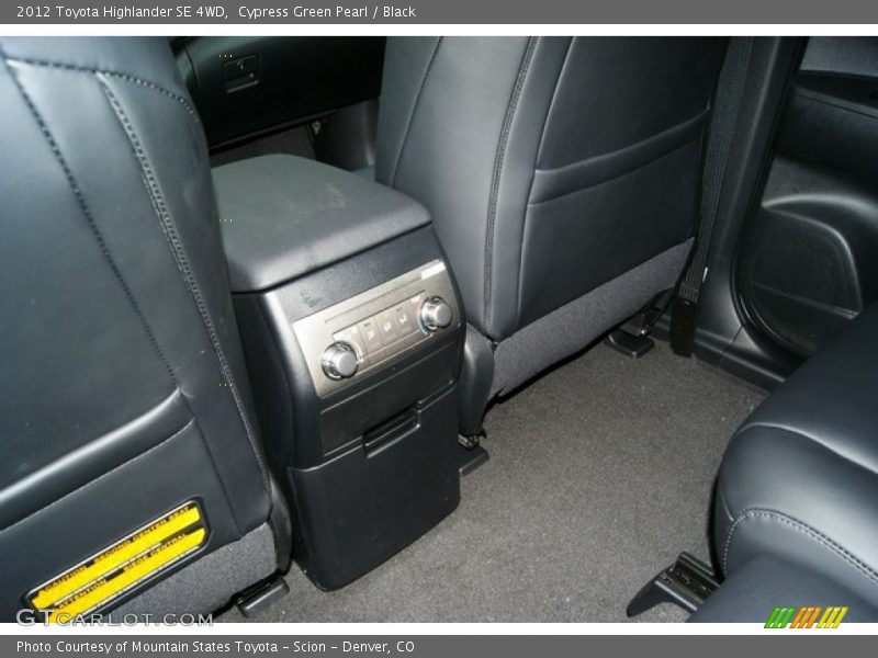 Cypress Green Pearl / Black 2012 Toyota Highlander SE 4WD