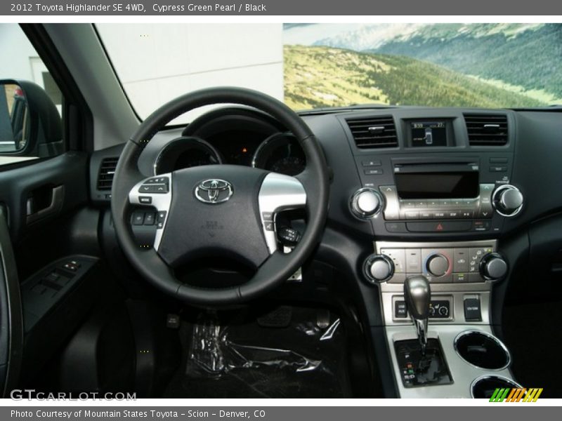Cypress Green Pearl / Black 2012 Toyota Highlander SE 4WD