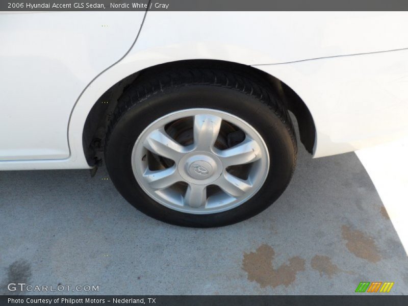 Nordic White / Gray 2006 Hyundai Accent GLS Sedan