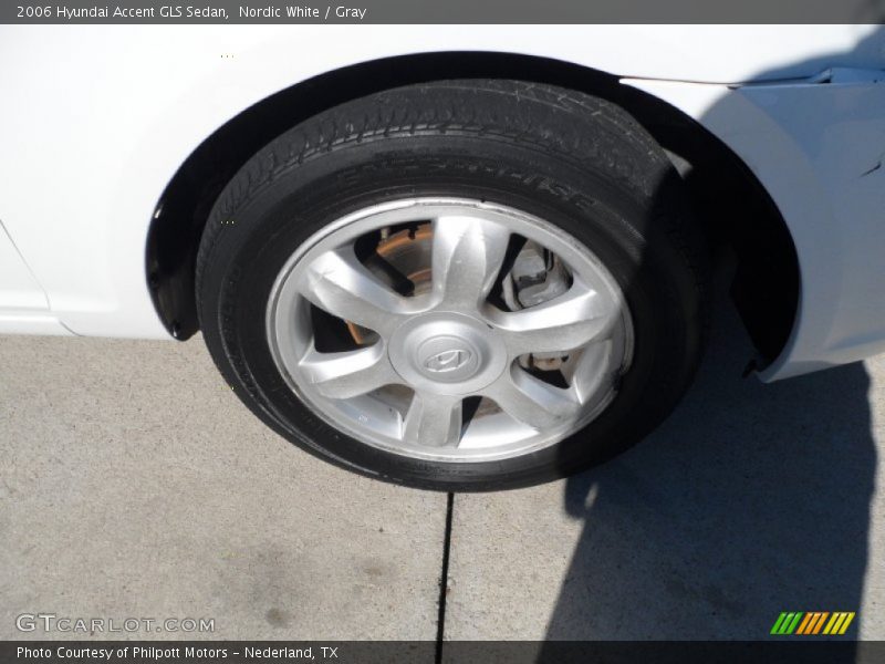 Nordic White / Gray 2006 Hyundai Accent GLS Sedan