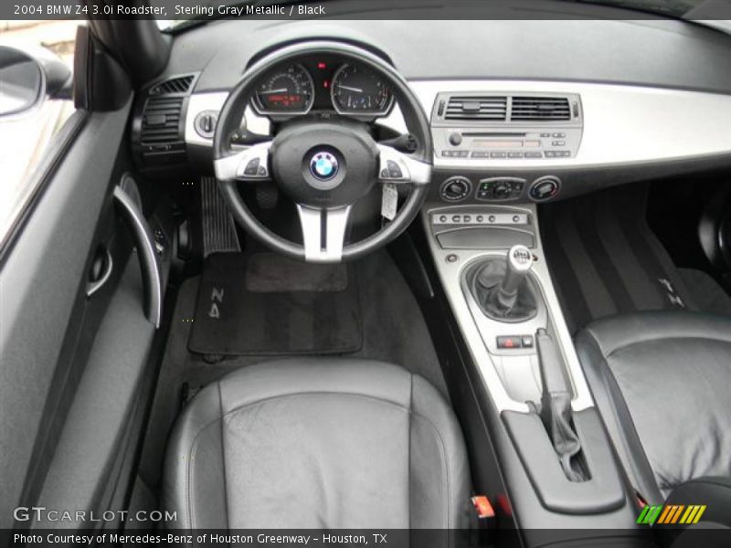 Dashboard of 2004 Z4 3.0i Roadster
