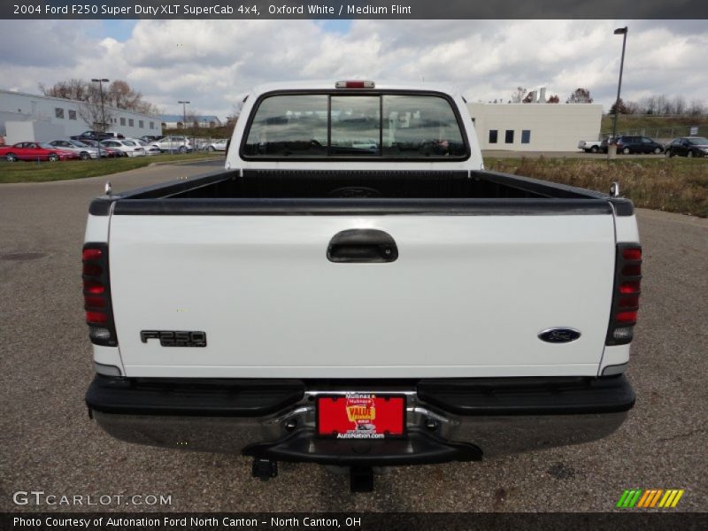 Oxford White / Medium Flint 2004 Ford F250 Super Duty XLT SuperCab 4x4