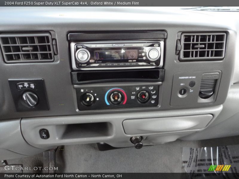 Oxford White / Medium Flint 2004 Ford F250 Super Duty XLT SuperCab 4x4