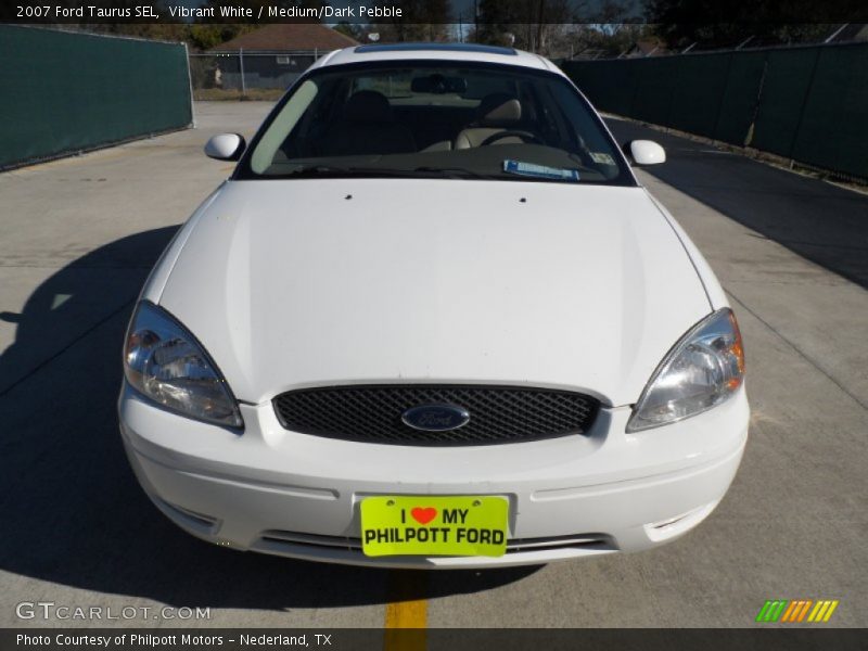 Vibrant White / Medium/Dark Pebble 2007 Ford Taurus SEL