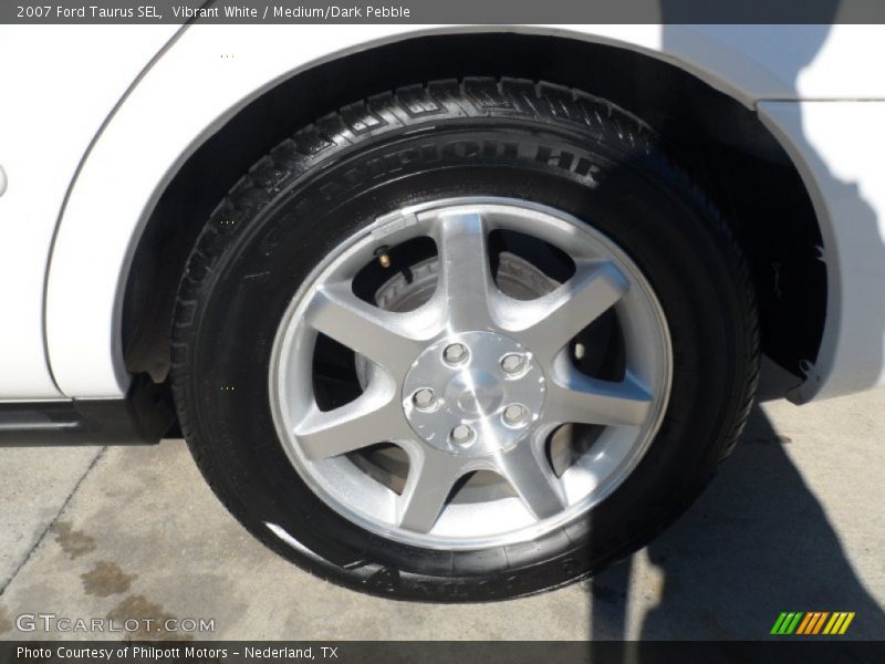 Vibrant White / Medium/Dark Pebble 2007 Ford Taurus SEL