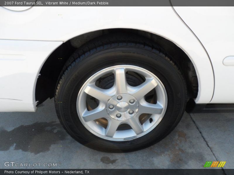 Vibrant White / Medium/Dark Pebble 2007 Ford Taurus SEL