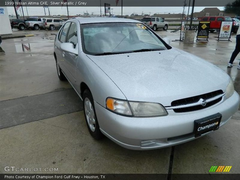 Silver Metallic / Grey 1999 Nissan Altima GXE