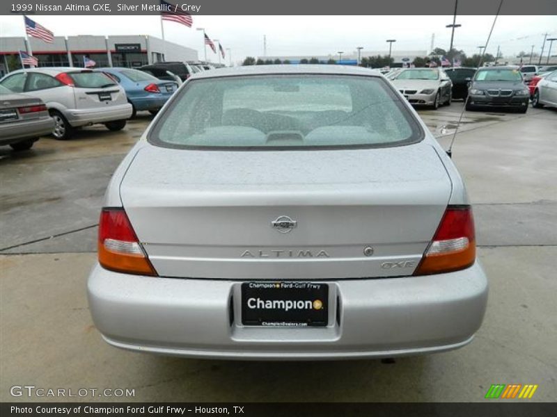 Silver Metallic / Grey 1999 Nissan Altima GXE