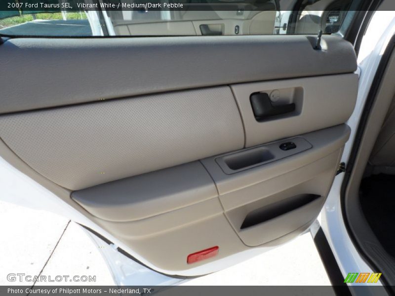 Vibrant White / Medium/Dark Pebble 2007 Ford Taurus SEL