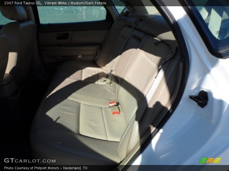 Vibrant White / Medium/Dark Pebble 2007 Ford Taurus SEL