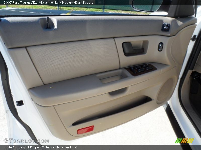 Vibrant White / Medium/Dark Pebble 2007 Ford Taurus SEL